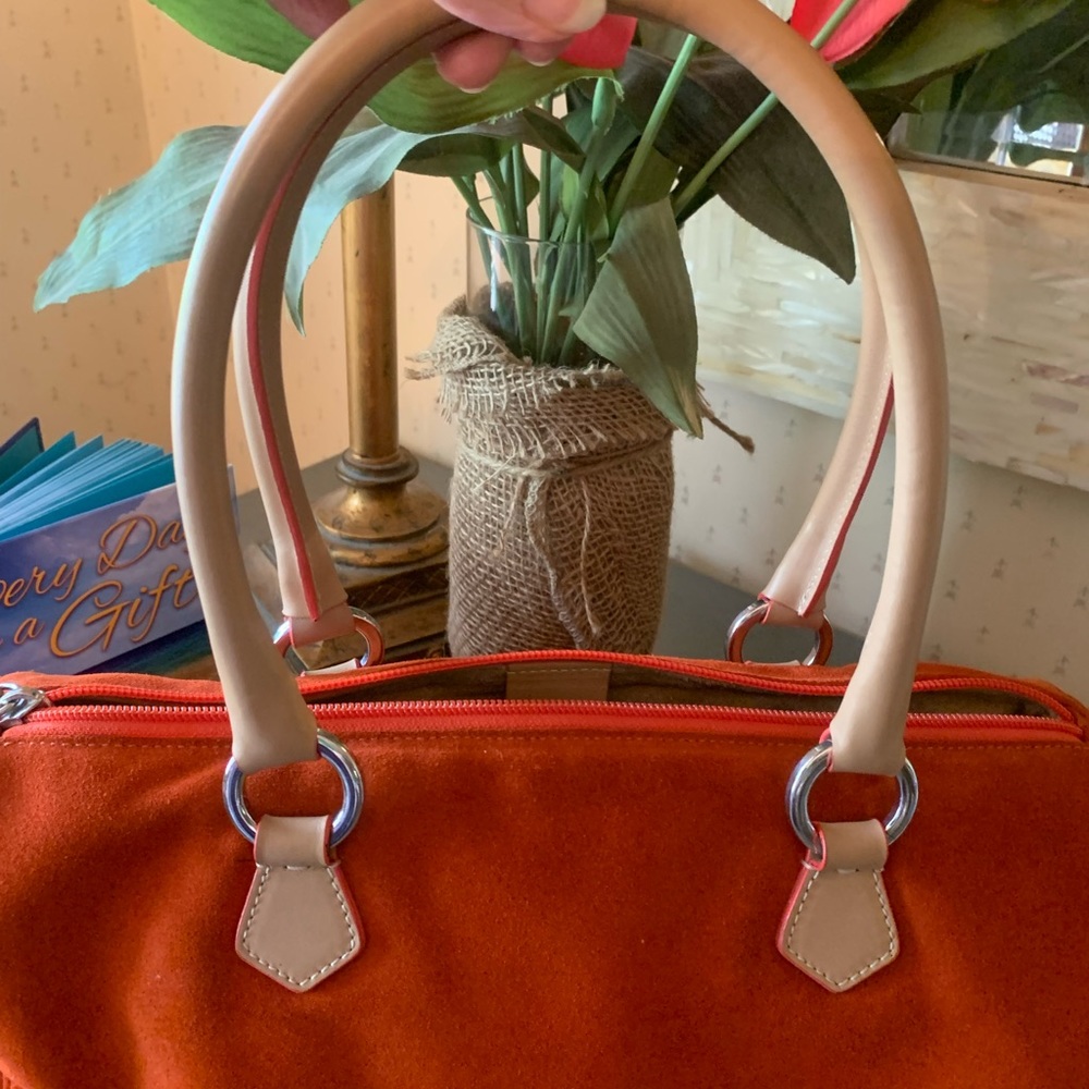 FRANKLIN COVEY, Orange COW SUADE Handbag, zip closure, 8 inch handle drop. Clean - Picture 7 of 8